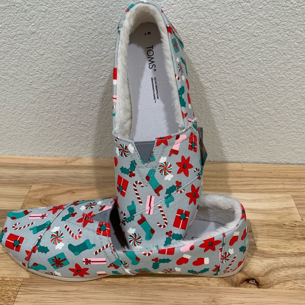 TOMS Alparagata Ortholite Faux Fur Grey Deck the Halls Foil Print Slip-On SZ 7